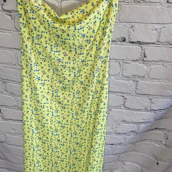 5/$20 Women’s No Brand Floral Backless Dress Medium - Picture 3 of 7